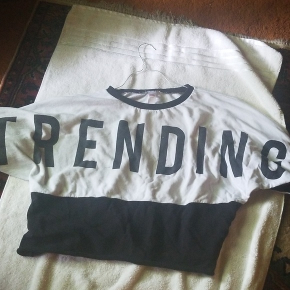 A justice  top - Picture 1 of 3